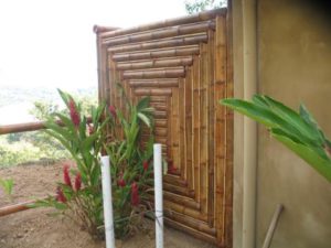 pared rústica de bambú - rustic bamboo wall